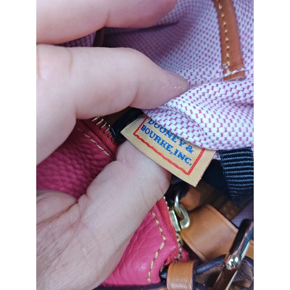 Dooney & Bourke Pebble Grain Pink Small Zipper Pocket Sac Leather Hobo Purse